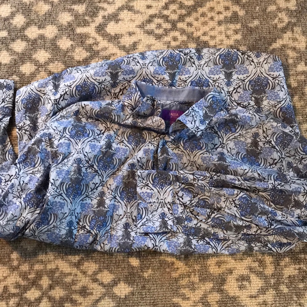 Tallia Men’s patterned button down shirt